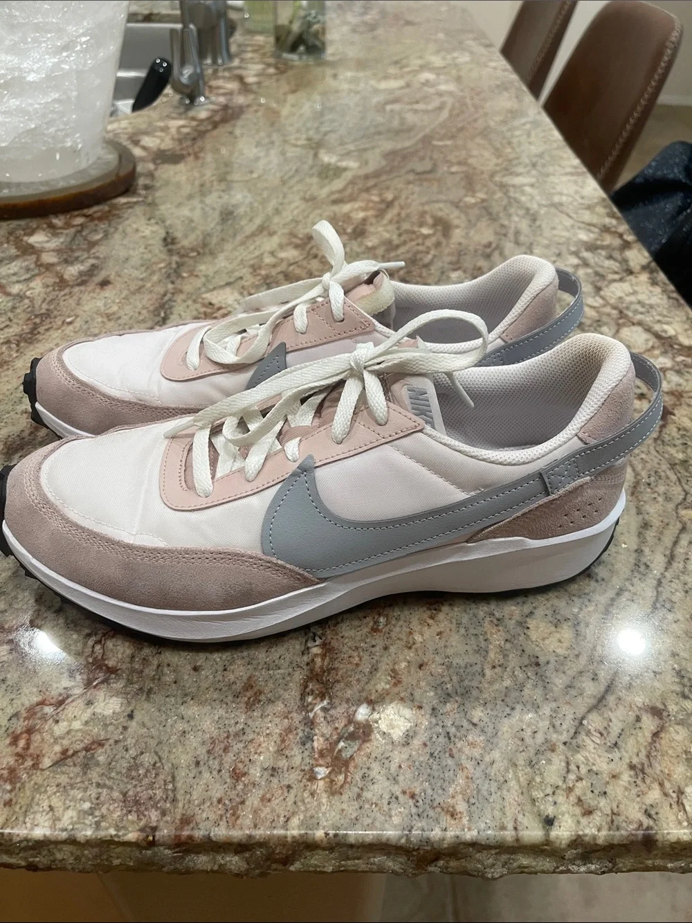 Nike Women's Pale Pink and Light Gray Low-Profile Sneakers S:12